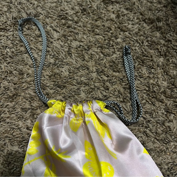 3/$10 Ipsy Makeup Bags - Picture 3 of 4